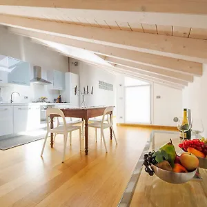 https://apartment-23.it-lombardy.com