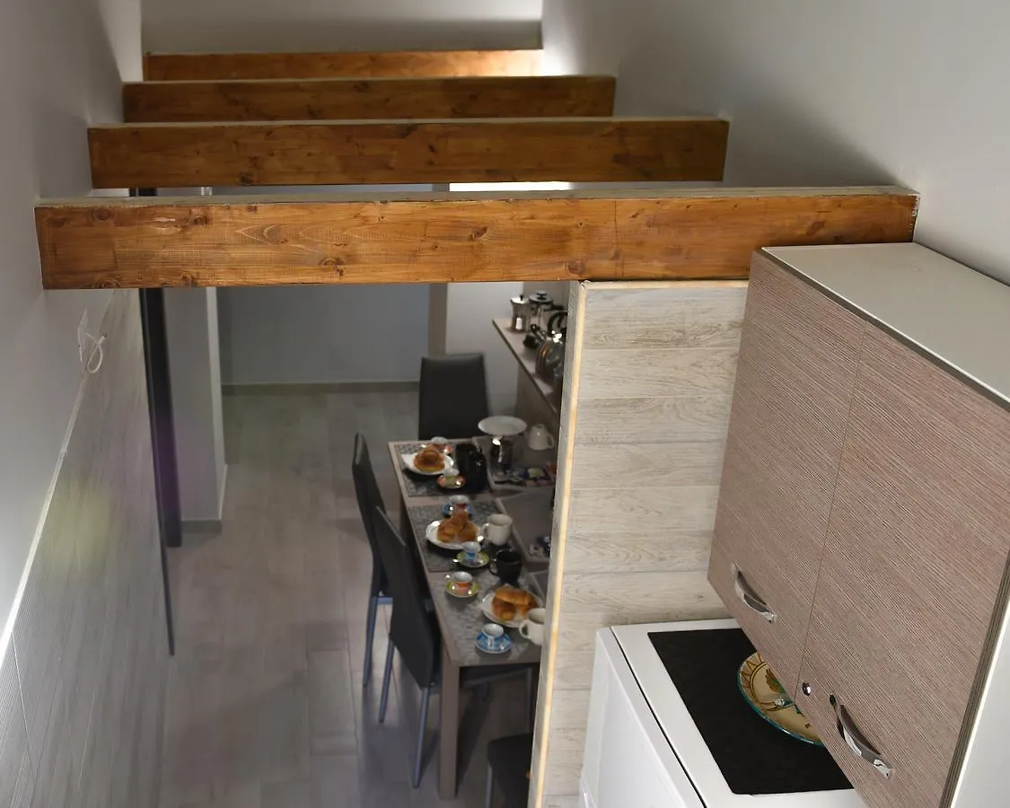 **  Famigi Bed & Breakfast Naples Italy