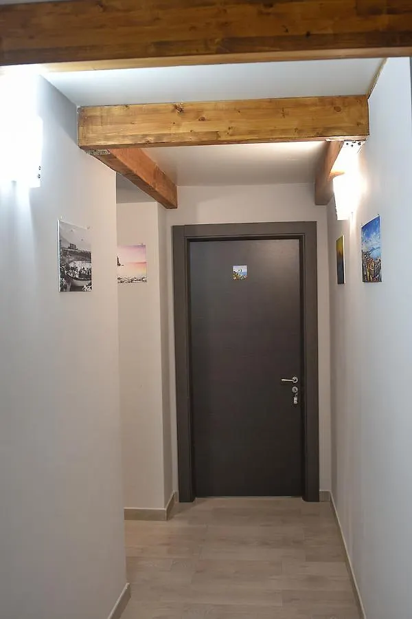 Famigi Bed & Breakfast Naples 2*,  Italy