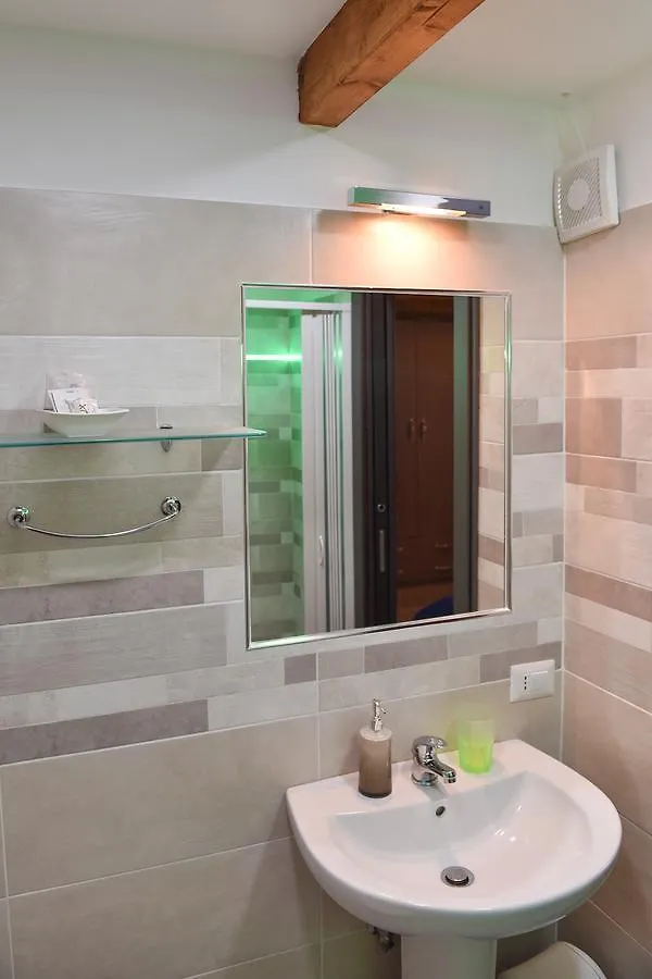Famigi Bed and Breakfast Νάπολη